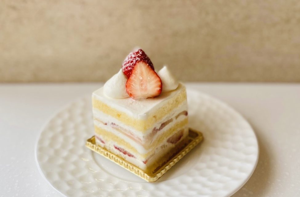 ケーキのご案内 ロビーラウンジ ルミエール ホテルグランヴィア岡山 ケーキのご案内 ロビーラウンジ ルミエール ホテルグランヴィア岡山